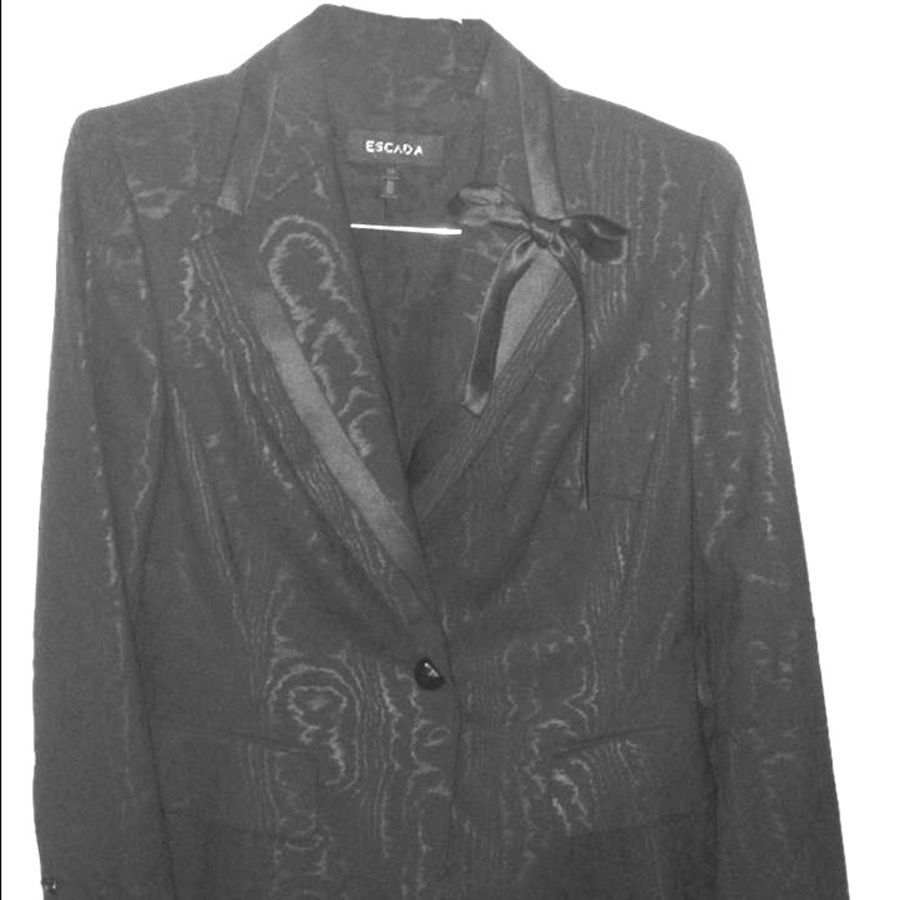 Elegant Escada Black Dinner Jacket. Sz 38